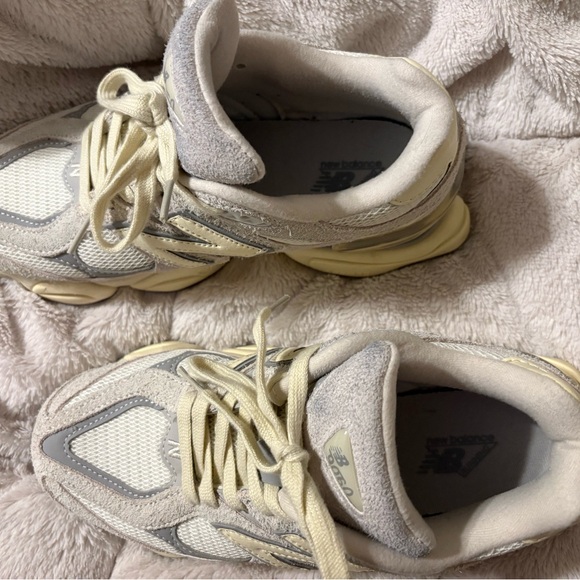 New Balance Women's 9060s Quartz Grey - Picture 2 of 4